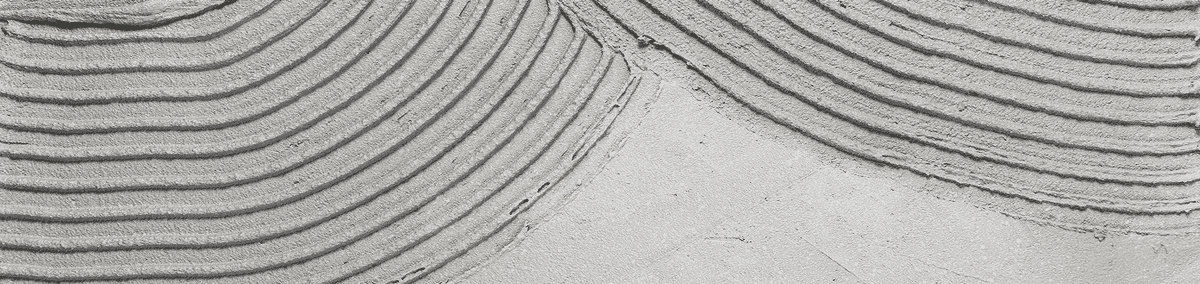 Concrete installation with three-split design